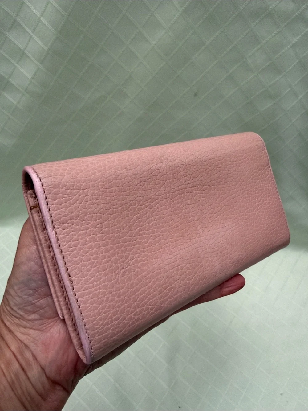 Gucci Pinkish Cream Leather Continental Wallet with Gold Butterfly Box Included - Picture 7 of 13